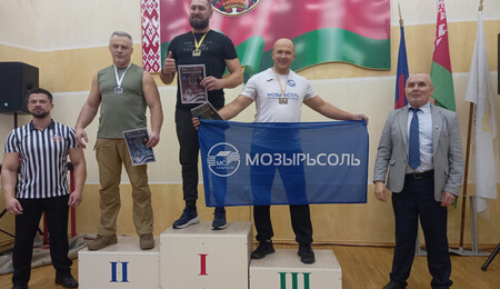 Республиканские соревнования по армреслингу среди профессионалов